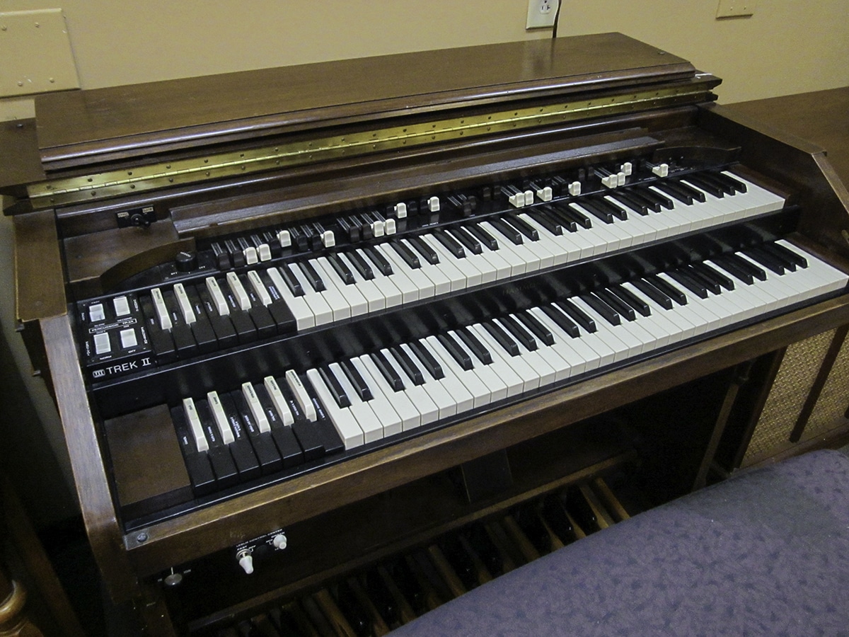 Hammond Organs, Church Organs, Leslie Speakers! - Hammond B3 World