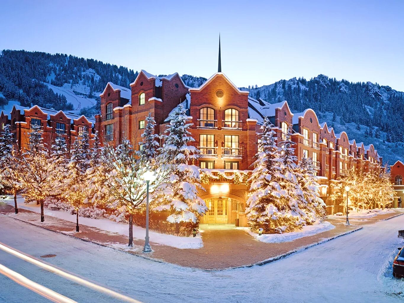 RSRV Tokenizes The St. Regis Aspen Resort: Revolutionizing Hotel Ownership