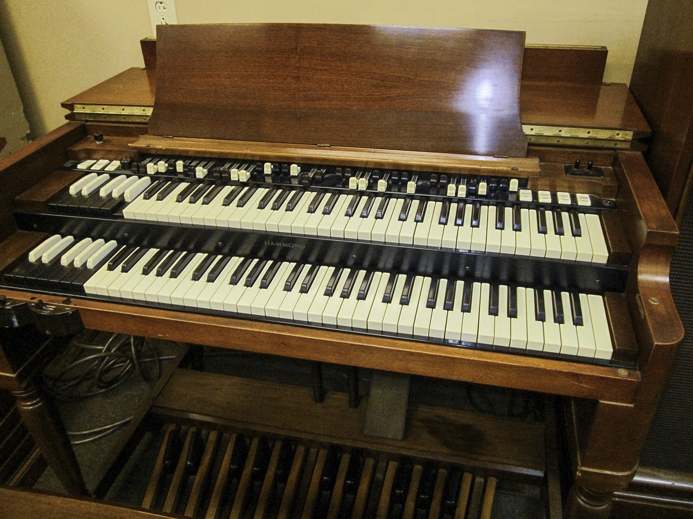 Vintage Hammond Organs for Sale - Inventory at Keyboard Exchange International