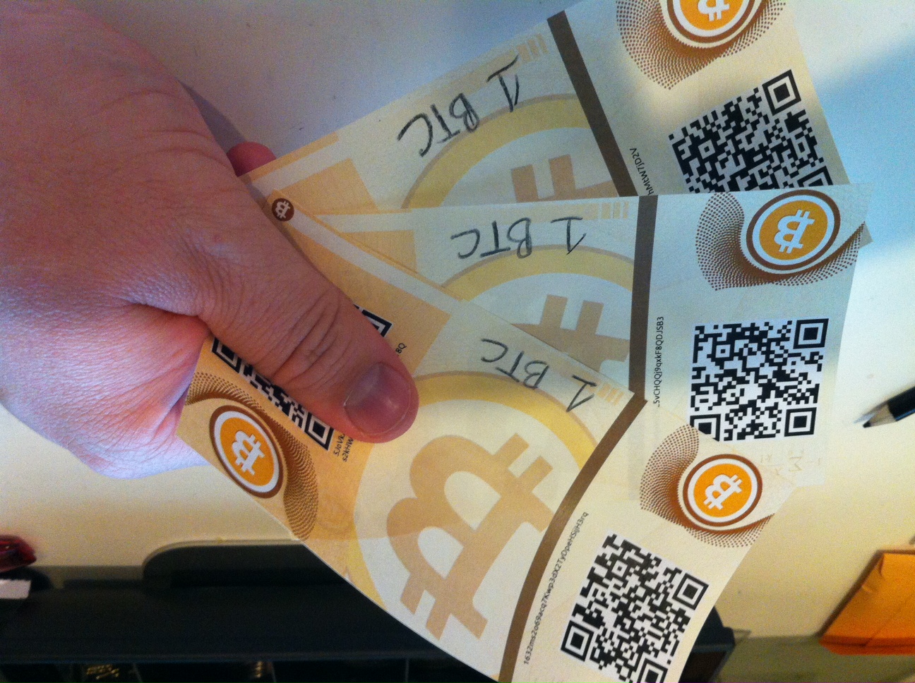 How To Send or Transfer Bitcoin From Paper Wallet