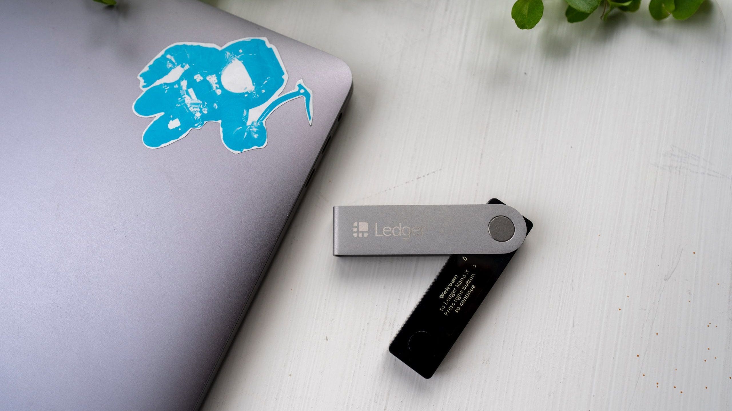 What Is a Hardware Wallet? | Ledger