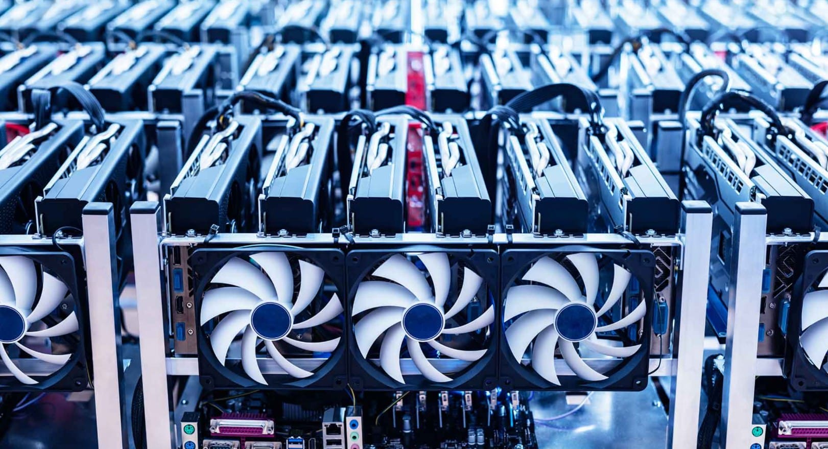 Vietnam cryptocurrency miners install more rigs as Bitcoin climbs - VnExpress International