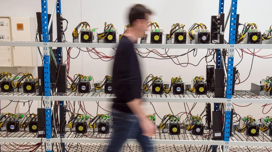 Bitcoin Miners Buy up Rigs as Prices Near All-Time Lows