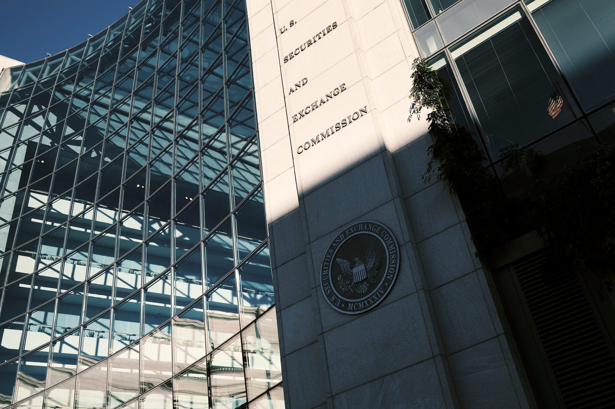 SEC endorses 11 bitcoin ETFs amidst investigation into X hack incident - SiliconANGLE