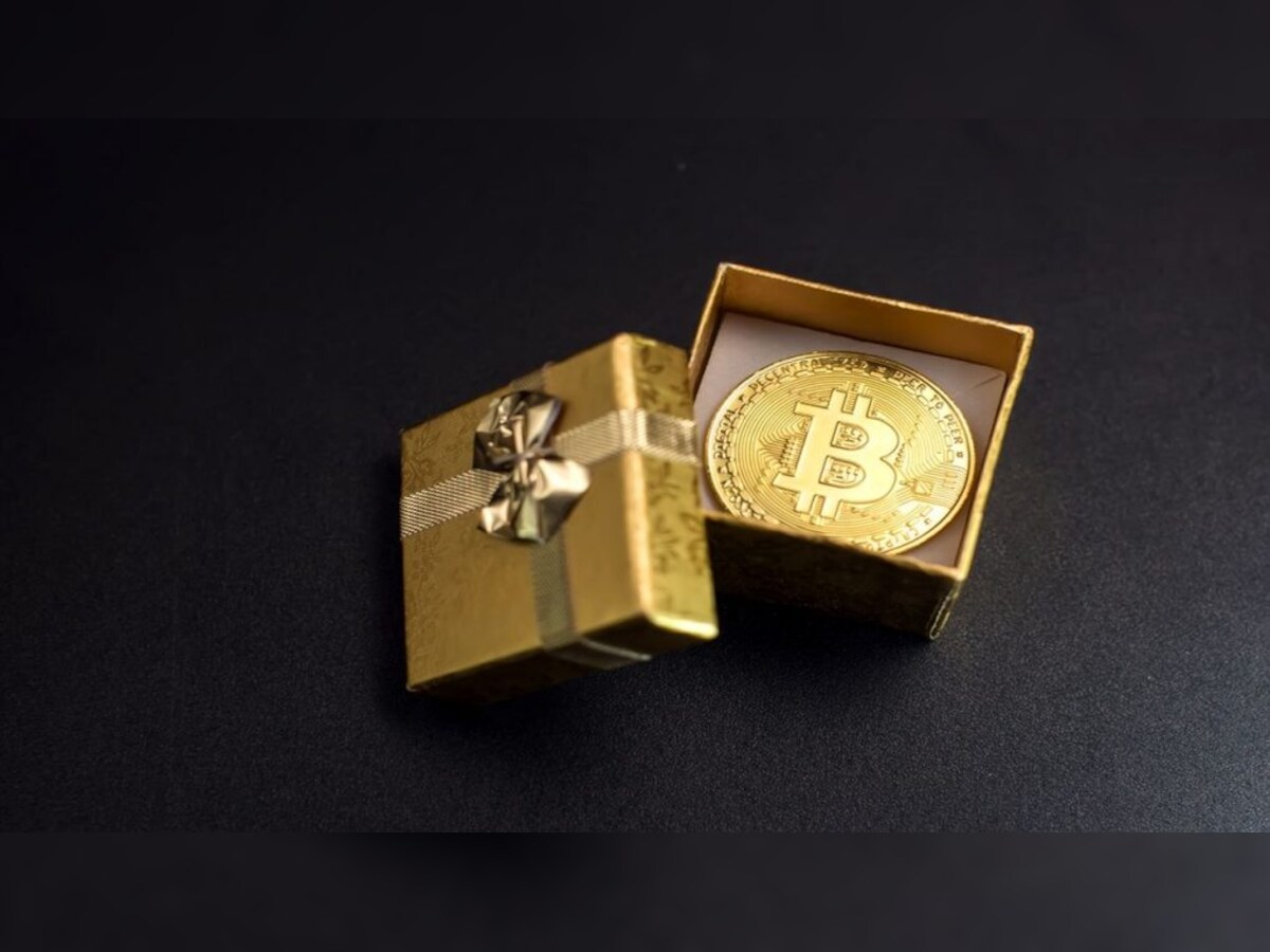 How to Surprise Your Loved Ones With the Bitcoin Gift