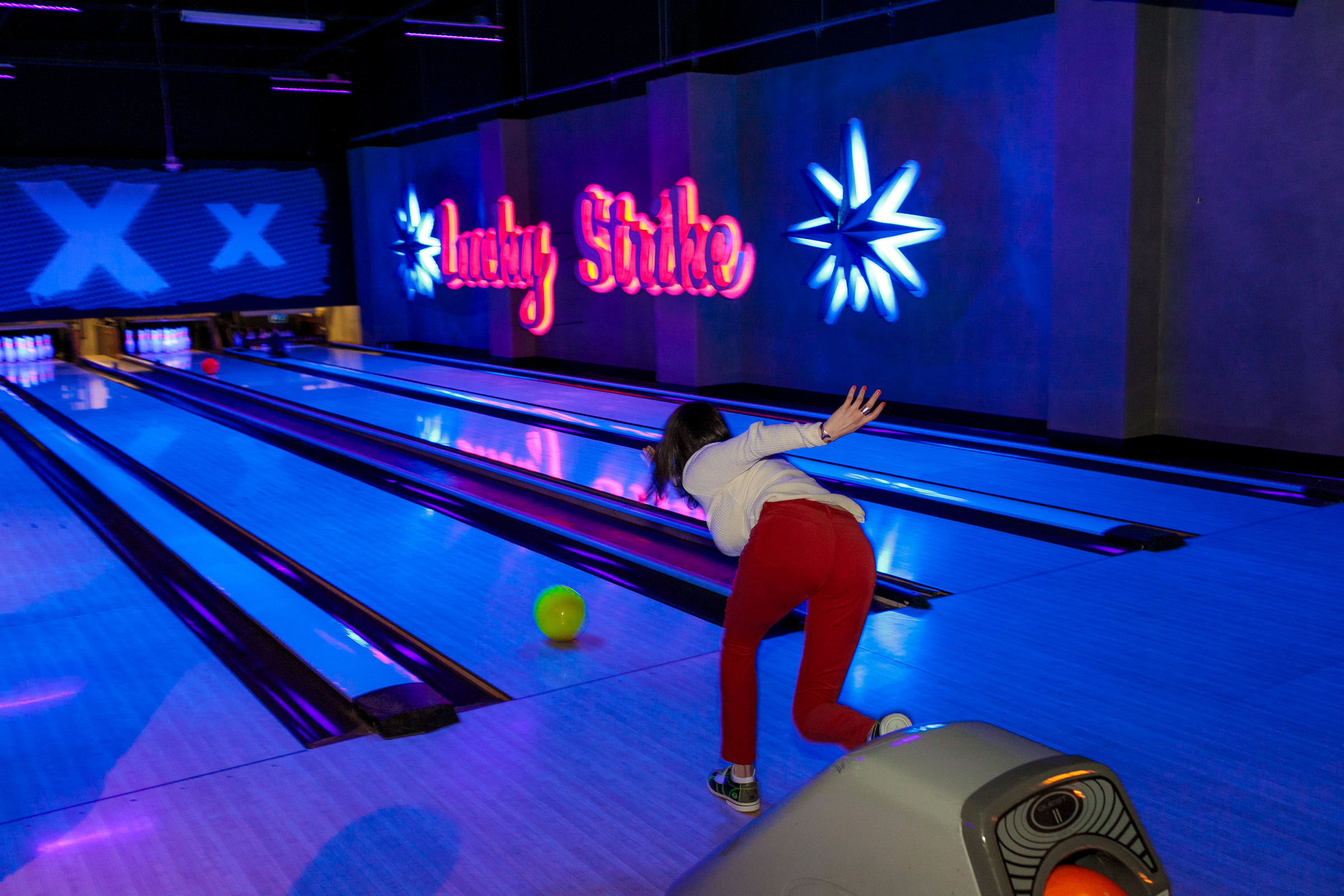 Oahu's first ever Lucky Strike Social bowling alley looking to hire