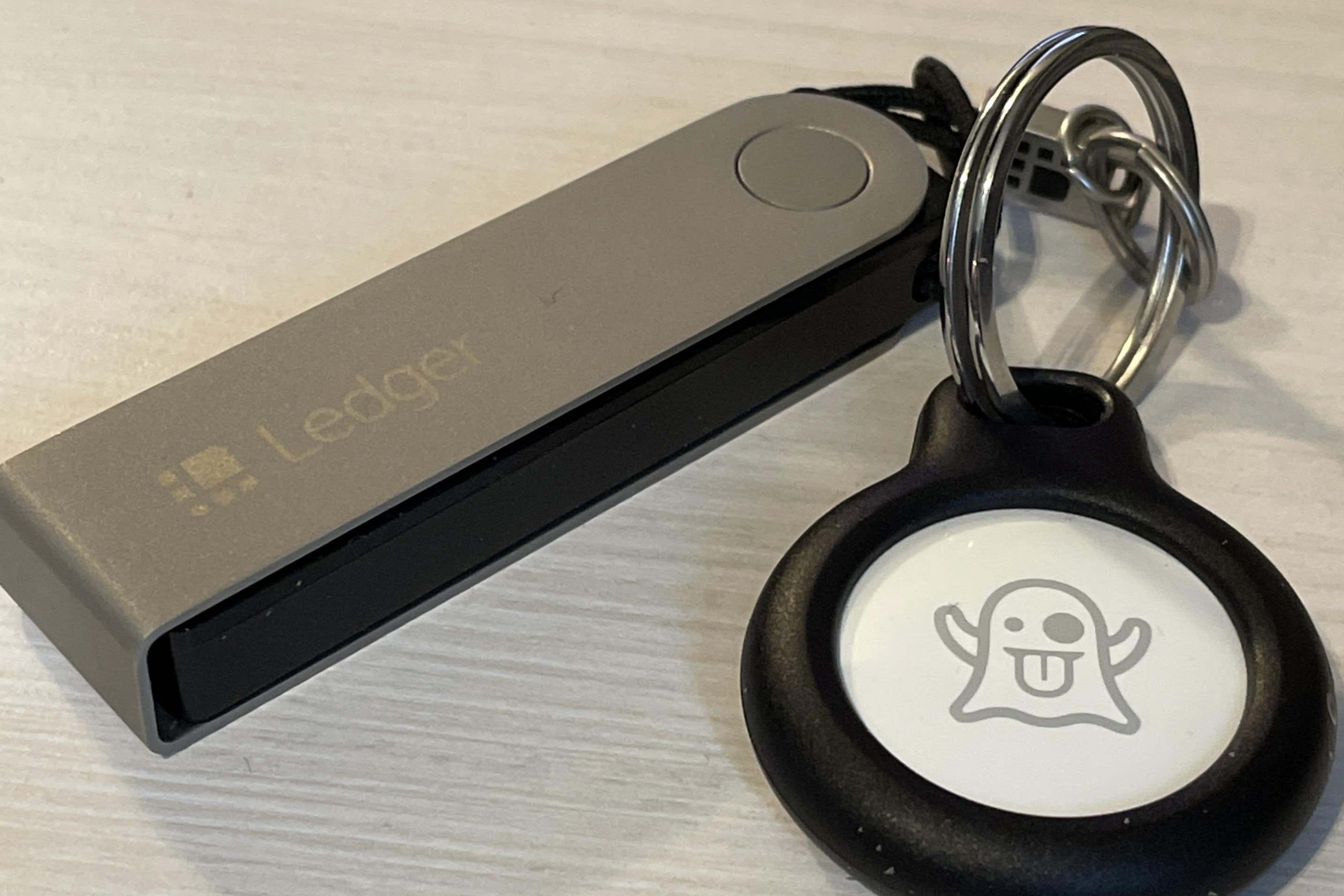 Crypto on the keychain: the Ledger nano s – Don's Blog