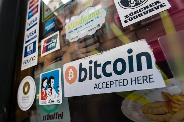 Who Accepts Bitcoin as Payment - companies, merchants, online stores?