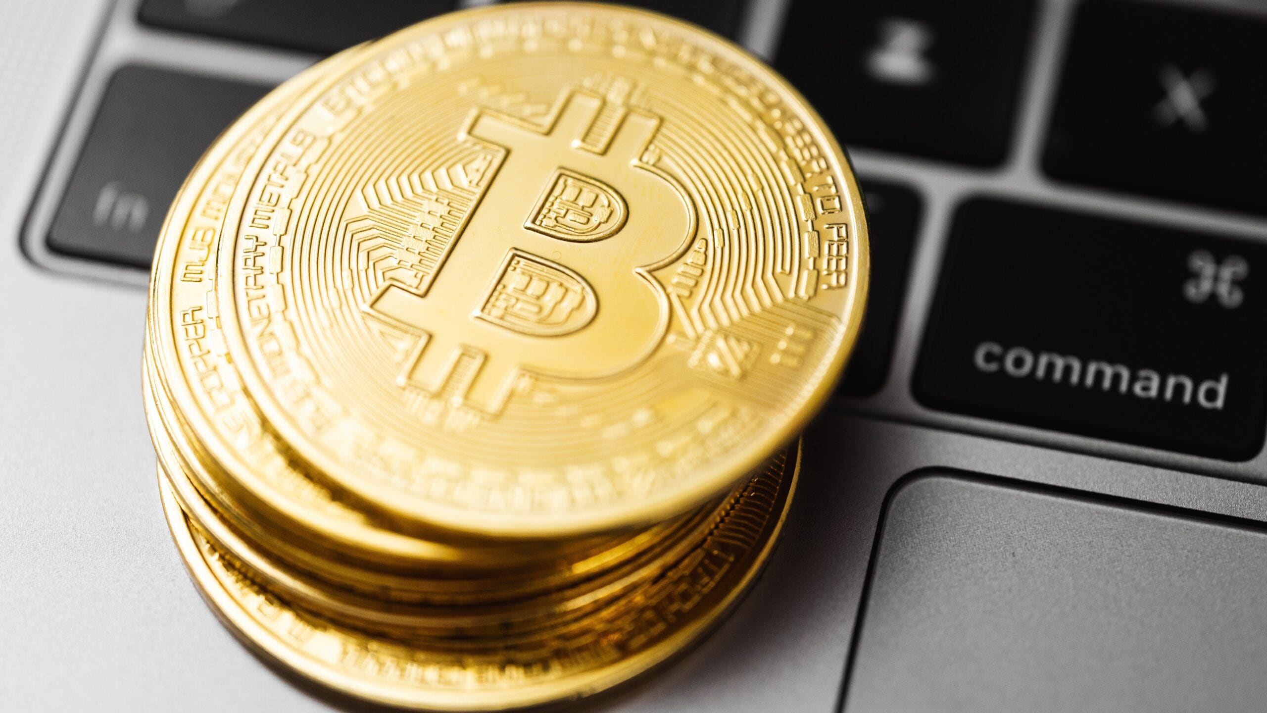 How to Trade Cryptocurrency: A Beginners Guide • Benzinga