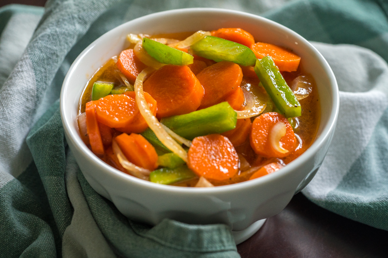 Classic Carrot Salad Recipe (4 Ingredients)