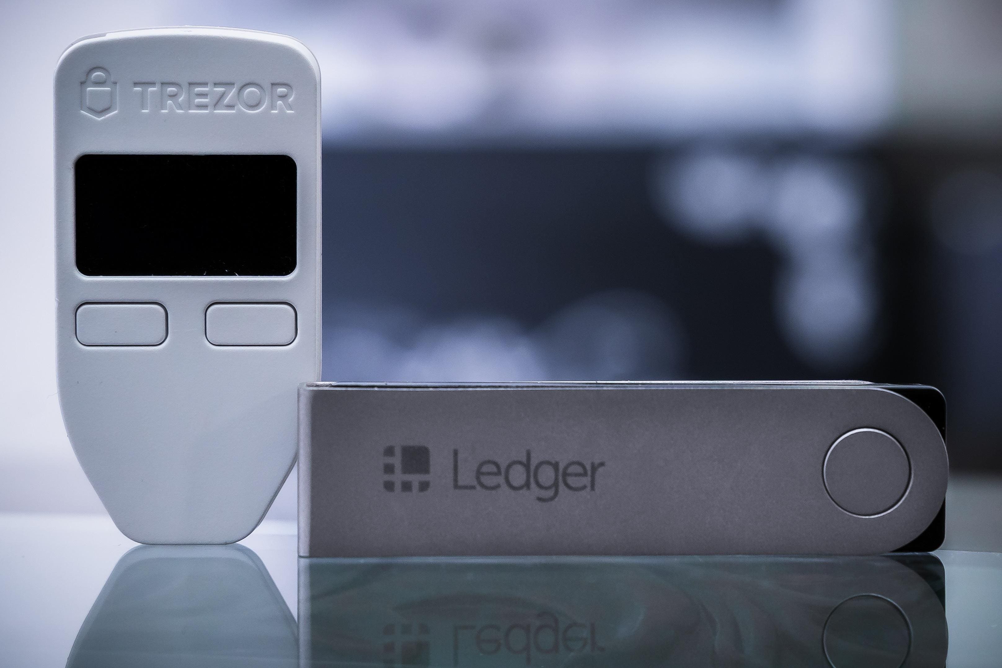 The 6 Best Crypto Hardware Wallets In ( + Altcoins Supported)