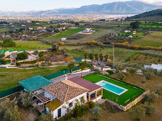 Vacation or Holiday Villa in Coin, Andalucia, Spain. Late Deals, Special Offers.