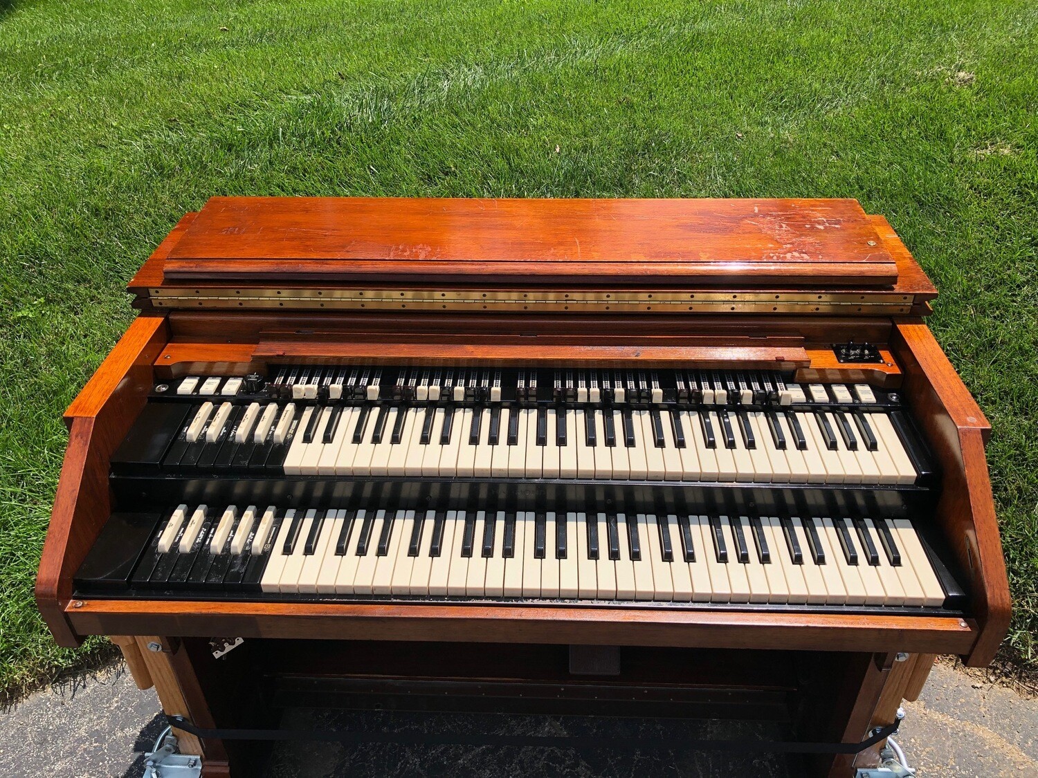 Hammond B3 MKII Organ – Sonic Circus