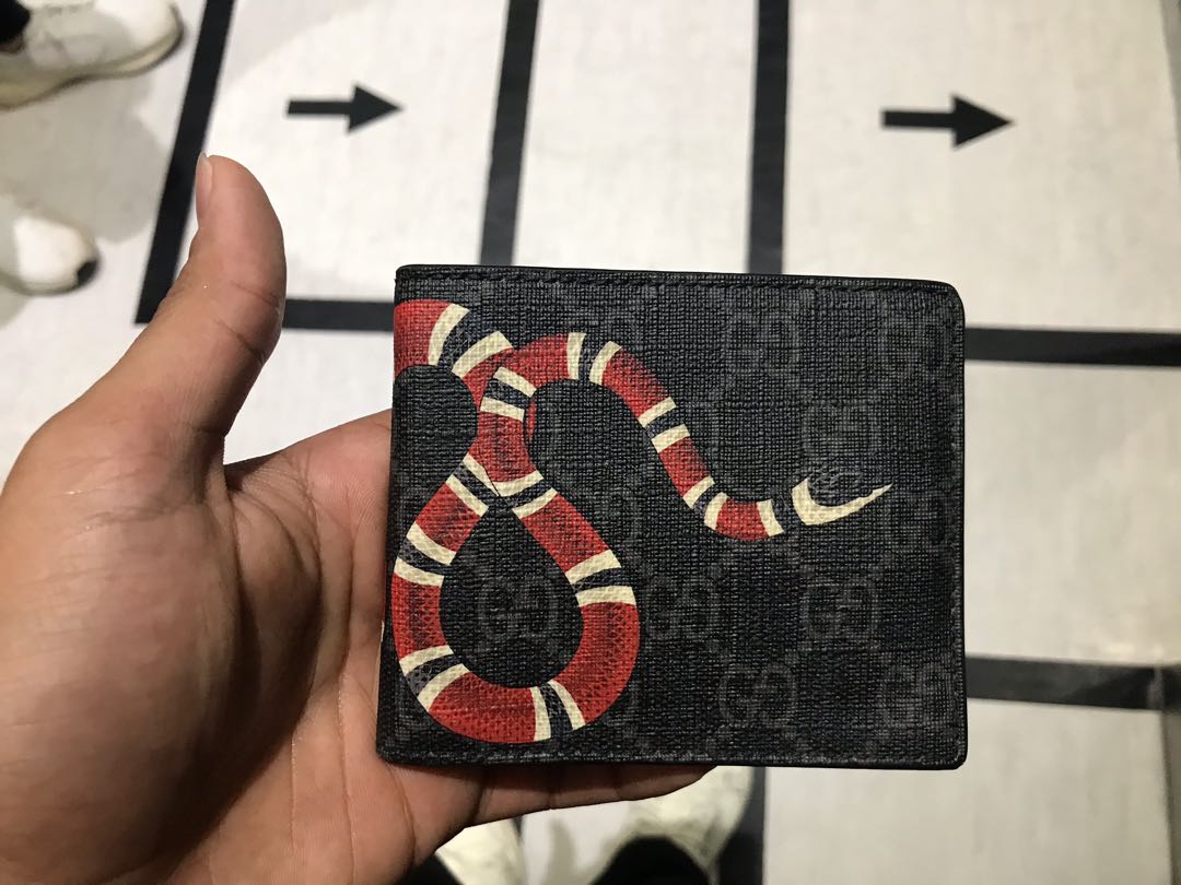 Step 4: Examine the snake of your wallet | Gucci wallet, Wallet, The white stripes