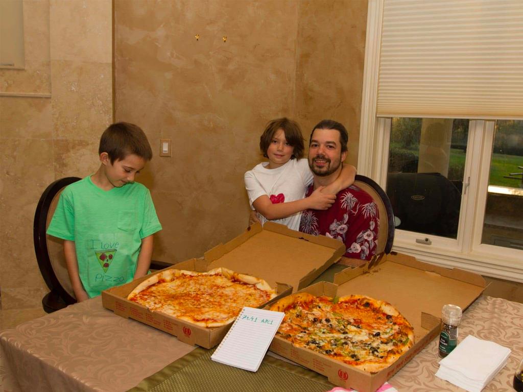 10 Years On, Laszlo Hanyecz Has No Regrets About His $45M Bitcoin Pizzas - CoinDesk