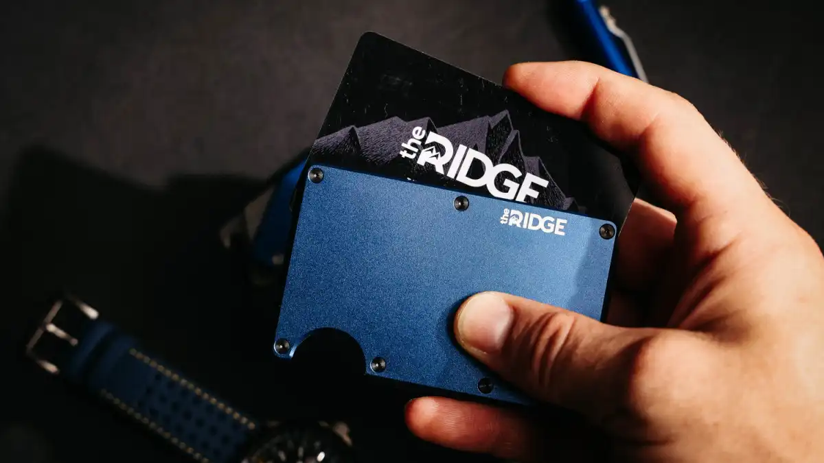 Ridge Wallet Review — Tested + Days - Modern Castle