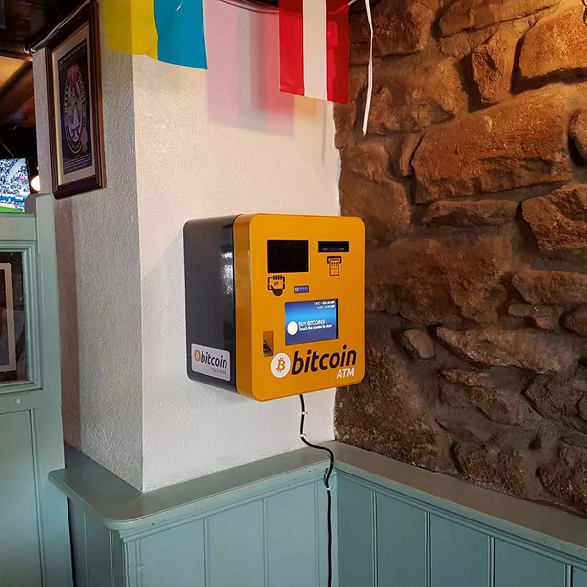 Bitcoin cash outs arrive at 16, ATMs in the UK