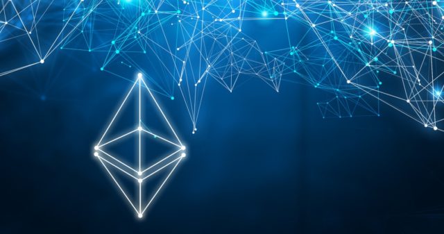 Ethereum (ETH) против Ripple (XRP) - сравнение инвестиционного потенциала и технологии